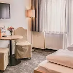 Szálloda Schroll 3*