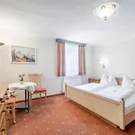 Schroll Hotel 3*