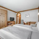 Schroll Hotel 3*