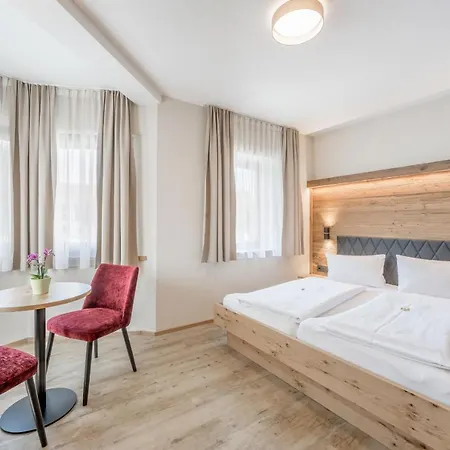 Hotel Schroll
