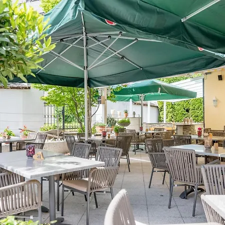 Hotel Schroll 3*