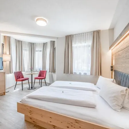 Schroll Hotel 3*