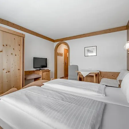 Schroll Hotel 3*