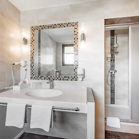 Schroll 3* 基希比希尔