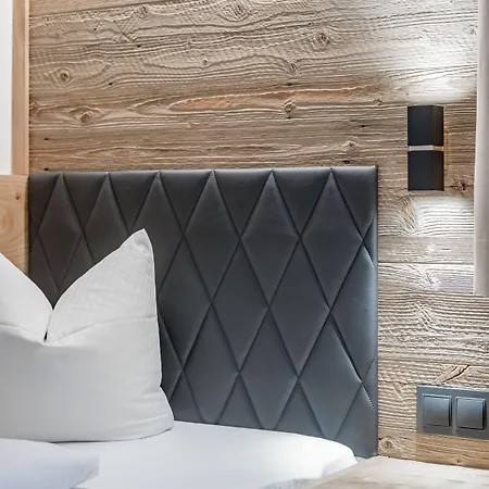 Schroll 3* 基希比希尔